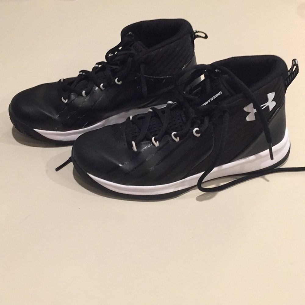 Unisex basketball sneaker